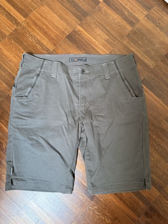 5.11 Tactical Shorts Damen Khaki Gr. 10, 40
