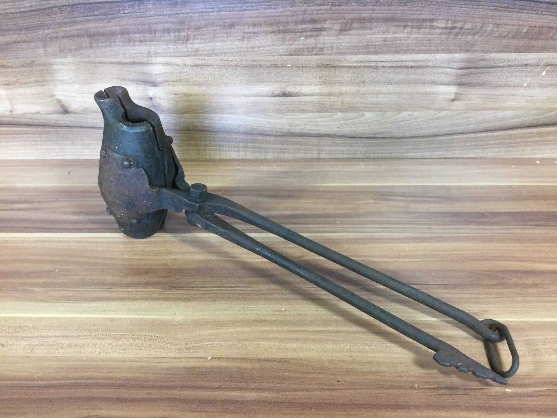 Outils anciens: Antike Schmiede oder Giesserei Form Eisenzange – D'occasion à Wangen SZ par kuriosum12