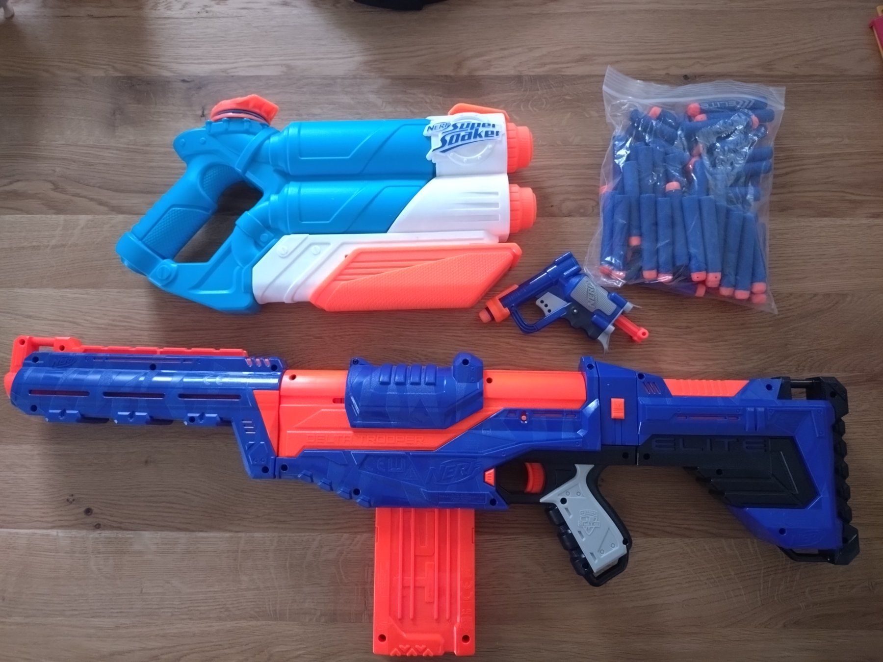 Nerf Giocattoli: Nerf Elite N-Strike, Nerf Super Soaker, Darts – Usato da Rüti ZH venduto da rom_66jj