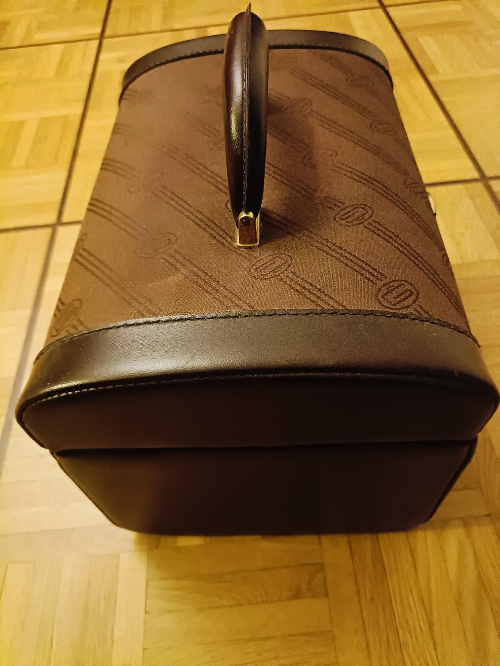 Kosmetikkoffer: 80er Jahre Vintage Kosmetikbox – Gebraucht aus Lugano von riccardo012