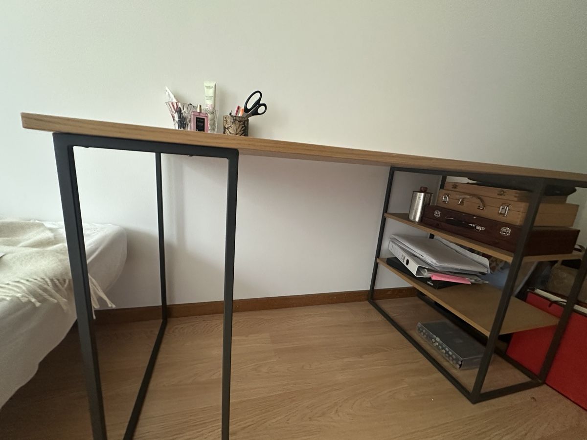 Schreibtische: Schreibtisch – Gebraucht aus Biel/Bienne von lul_b6yy 2