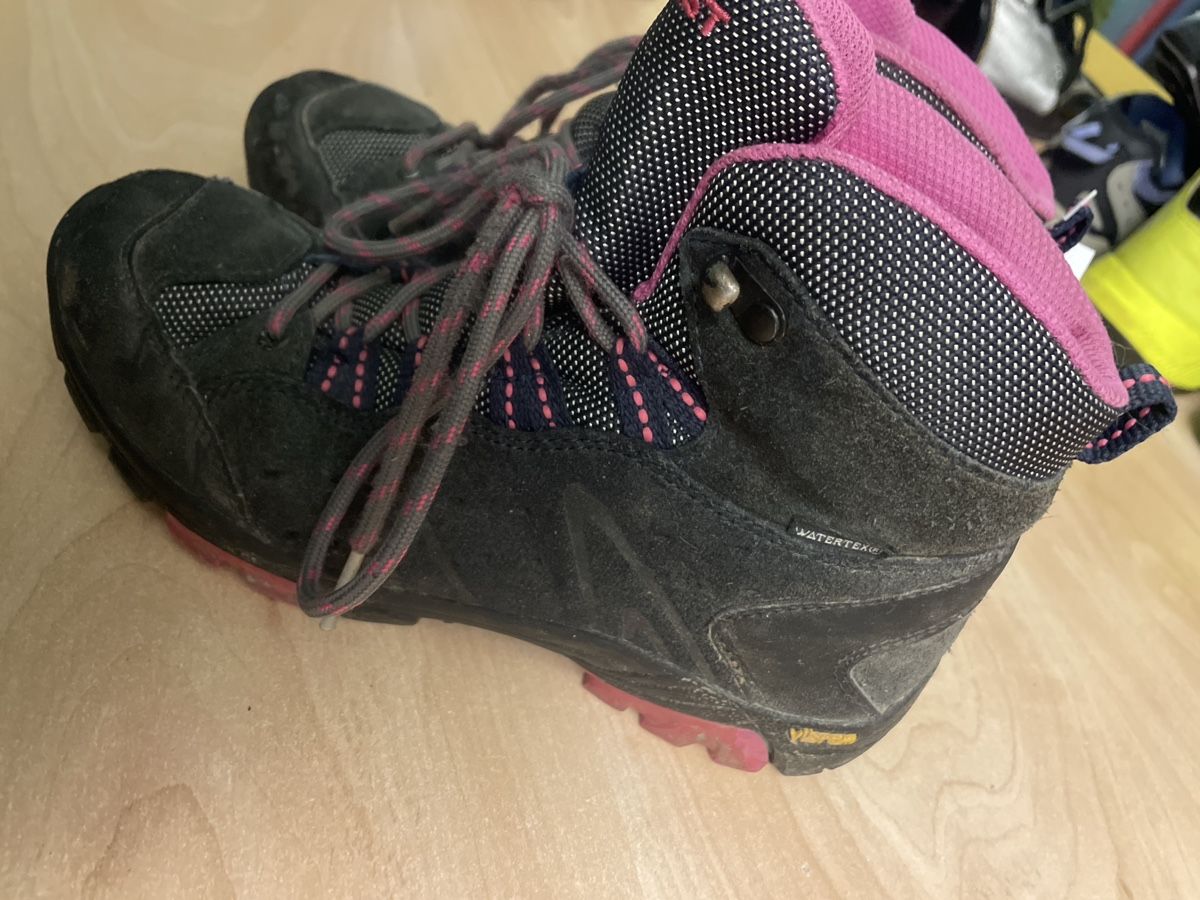 Everest Schuhe für Mädchen: Robuste Everest Wanderschuhe, Gr. 34 – Gebraucht aus Obergerlafingen von cabo4