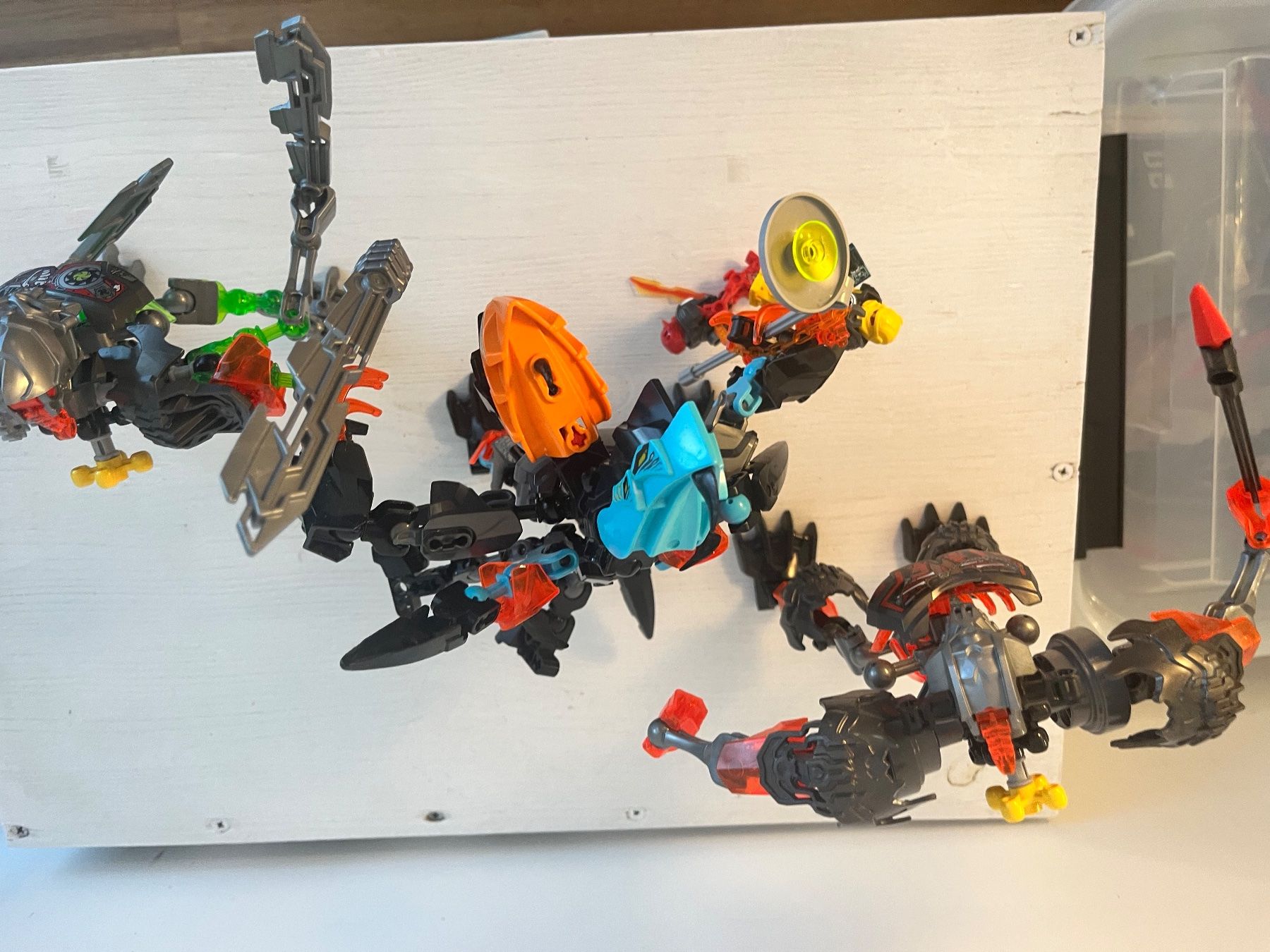 Statuette: 3 Bionicles – Usato da Winterthur venduto da Sleipner 4