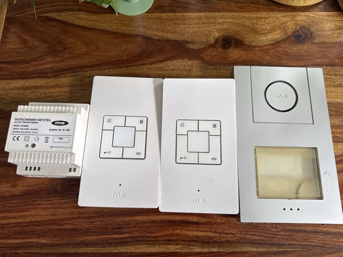 Cloches & sonnailles: me Sonnerie Set (Intercom) mit Netzgerät – D'occasion à Wald ZH par StefaNes88
