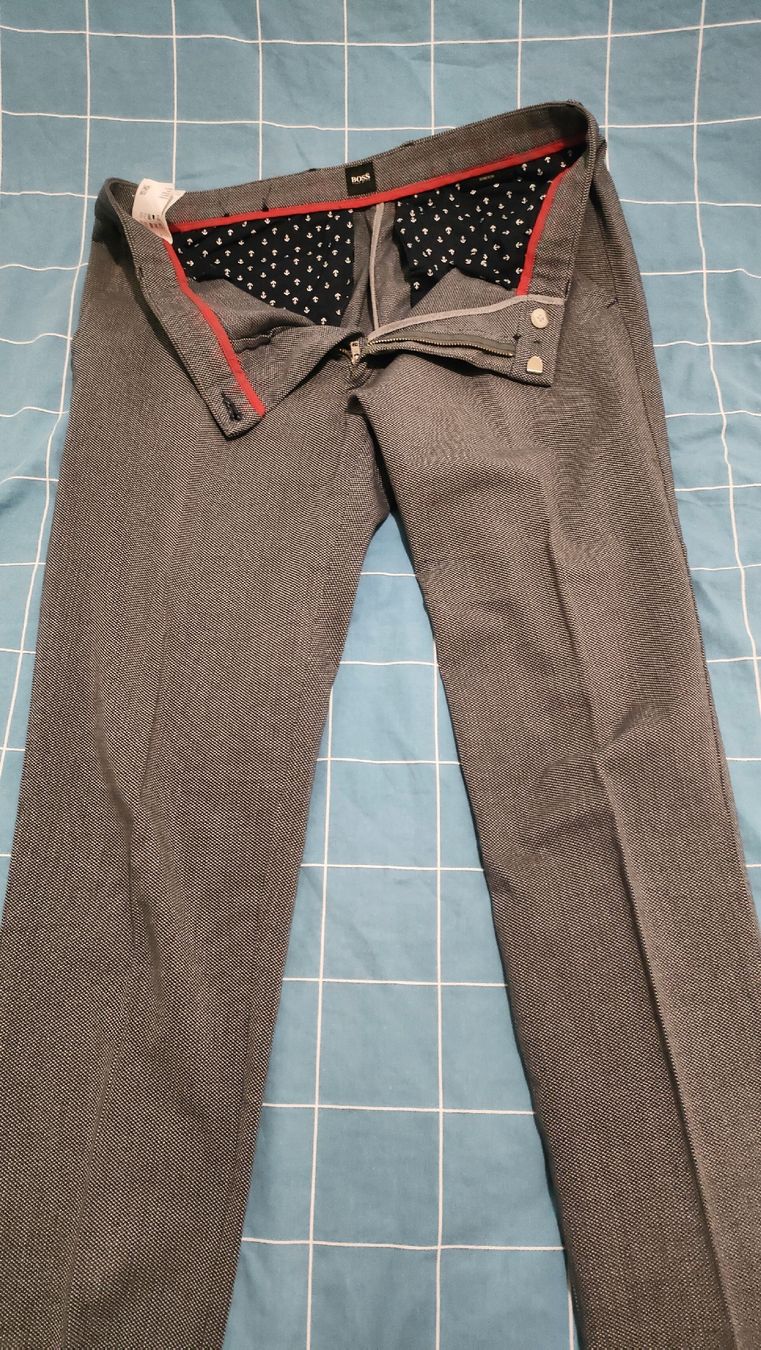 Hugo Boss Pantaloni: Hugo Boss gray pants – Usato da Genève venduto da mic_gl26