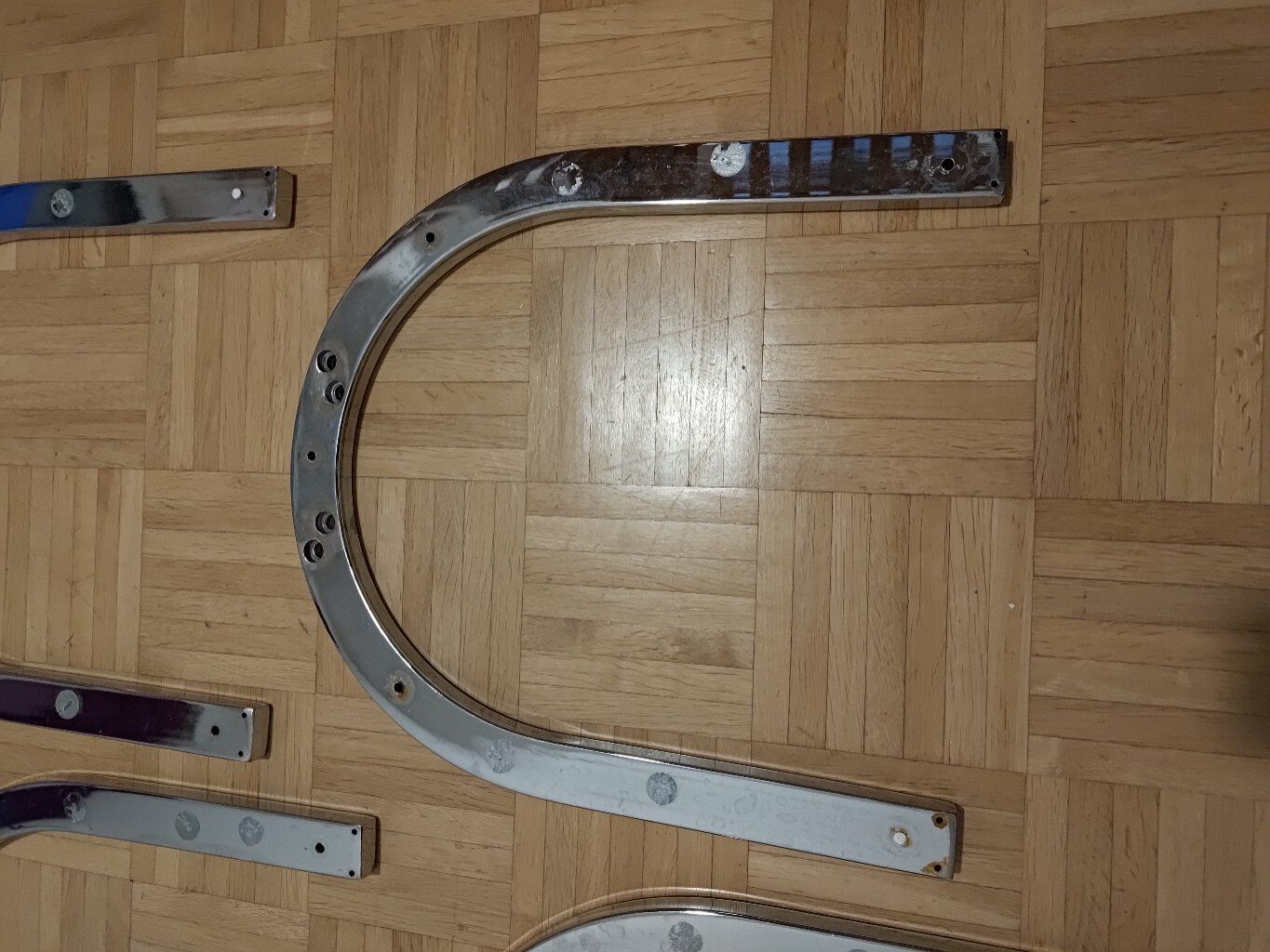 Supporti a parete: Stahl, Chrom oder Aluminium – Usato da Zug venduto da roche72 1