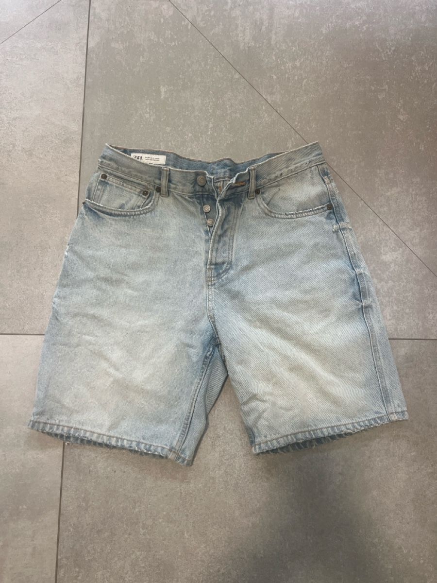 Jeans: Jeans Short – Usato da Bottmingen venduto da ale3829