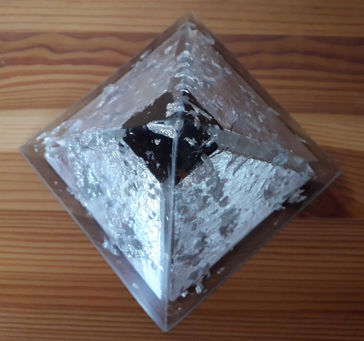 Minerali & Pietre curative: ORGONIT Pyramide Silber + Shungit *Large – Nuovo (secondo la descrizione) da Aeschi b. Spiez venduto da KRONLICHT 7