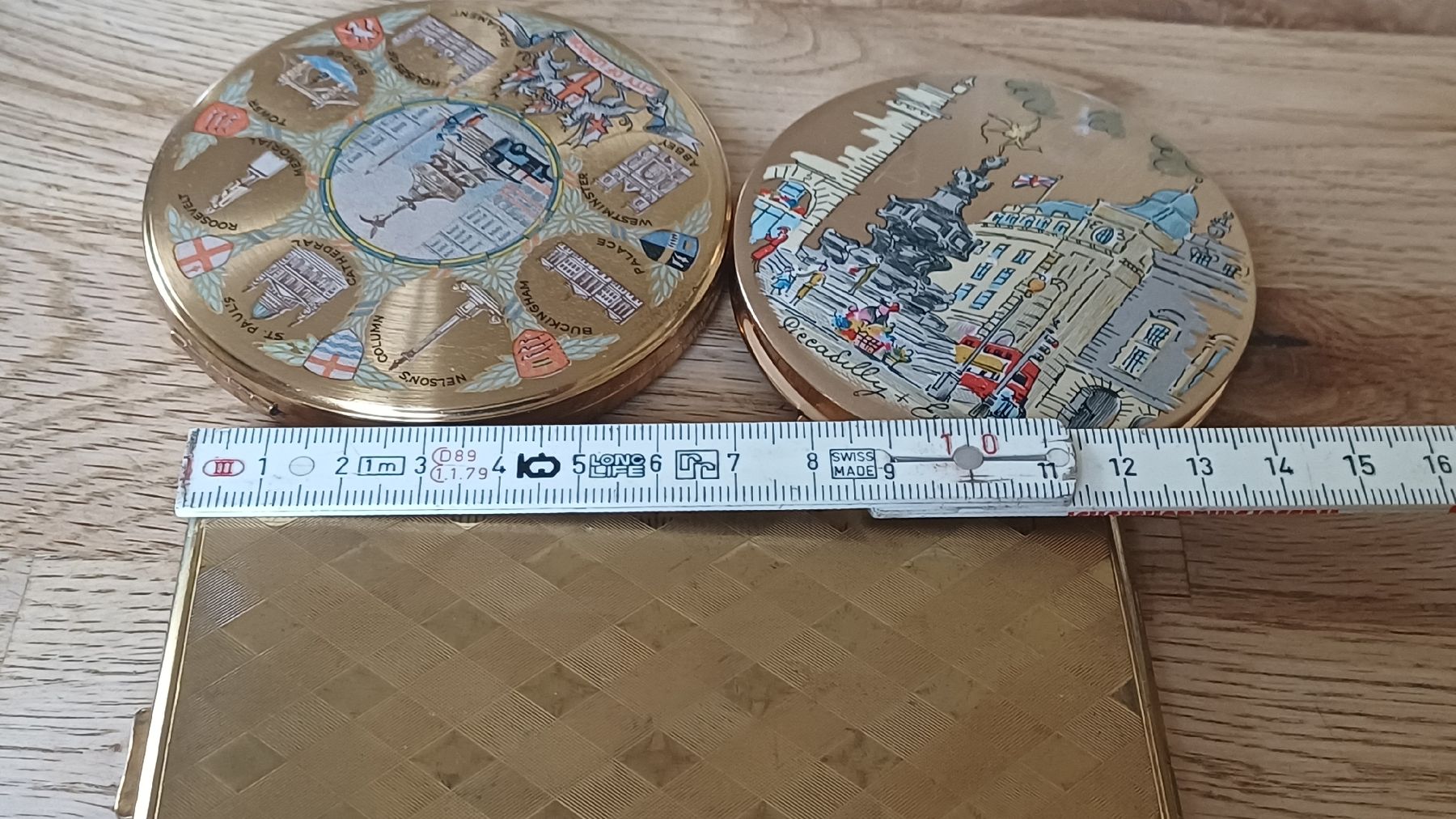 Altri gioielli:  2 × Zigaretten- Etvi 2 Schmink  Dosen  – Usato da Flawil venduto da Naphtali 3