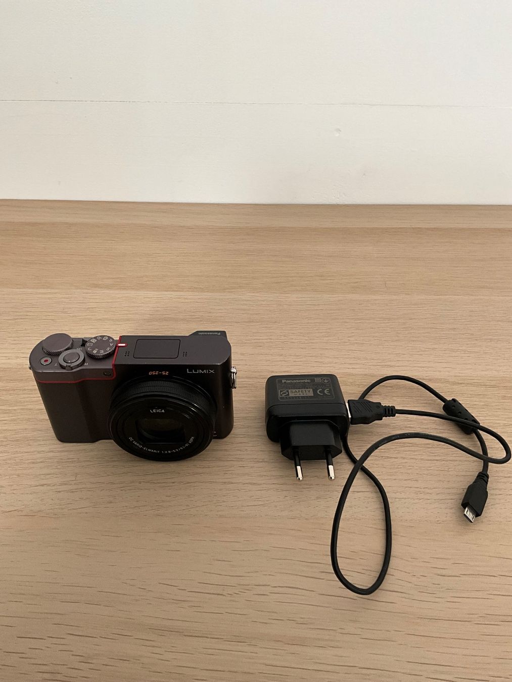 Panasonic Fotocamera: PANASONIC Lumix DMC-TZ100 – Difettoso da Morges venduto da KamitE 1