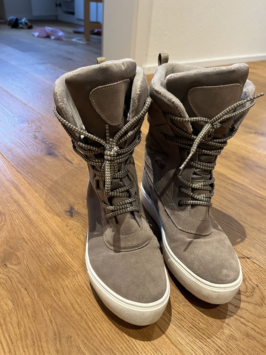 Scarpe da donna: Warm Winter Boots Waterproof Gr. 38 – Usato da Emmetten venduto da Small_Things666 2