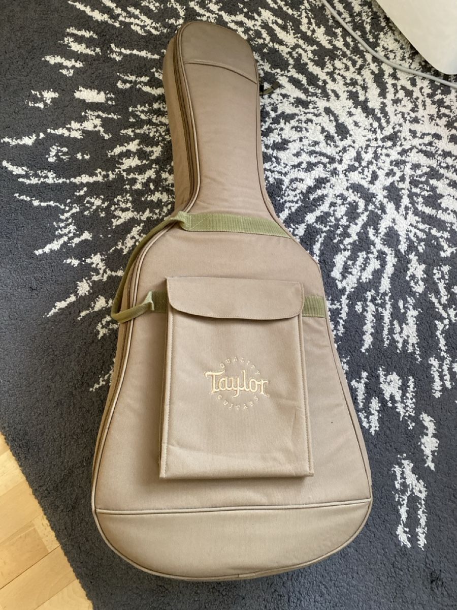 Strumenti musicali: Taylor 114e walnut guitar – Usato da Renens VD venduto da BrunoAndKun 1