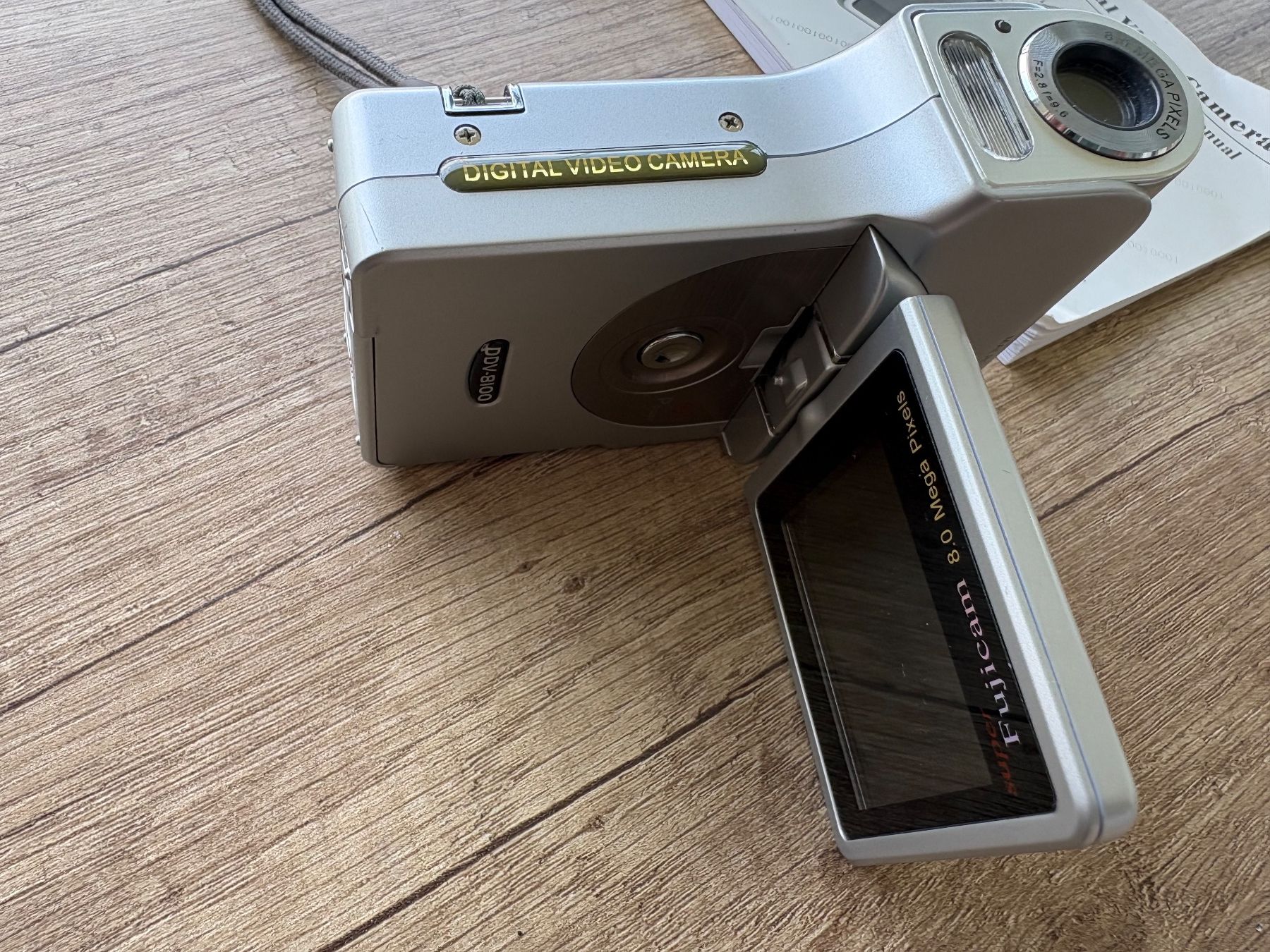 Camcorder: Digital Video Camera DDV-8100 – Gebraucht aus Schübelbach von S1CH 2