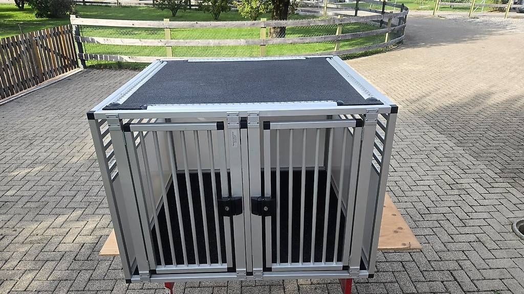 Gabbie, trasporto & Sicurezza: Neuwertige Doppelhundebox – Usato da Wimmis venduto da Thomas60