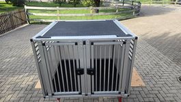Neuwertige Doppelhundebox