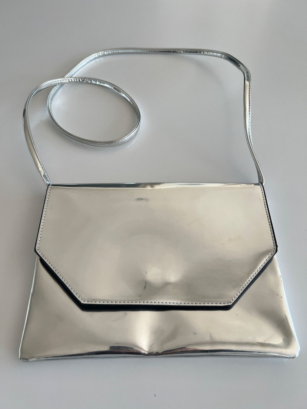 Borse da donna: Umhängetasche Clutch silber klein – Usato da Büetigen venduto da Jabo