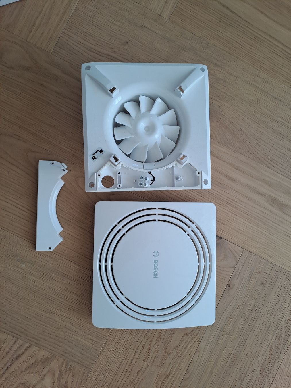 Ventilateurs: BOSCH Lüfter F1900 W 100  – Neuf (Voir description) à Burg im Leimental par Fridulin 4