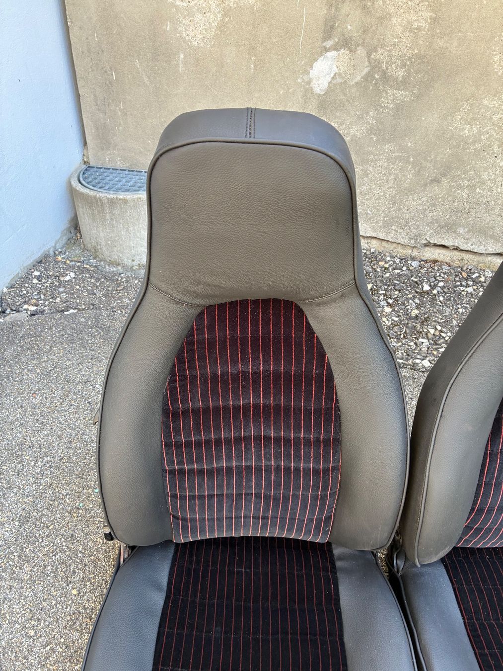 Porsche Tutti pezzi di ricambio auto: Porsche 911-944 -924 Sitze – Nuovo (secondo la descrizione) da Grenchen venduto da Netii10 1