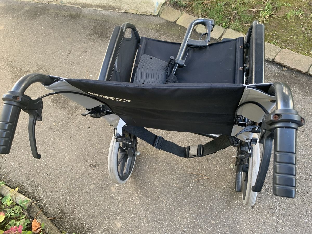 Ausili per la deambulazione: BREEZY Rollator – Usato da Gutenswil venduto da Bregenzer8610 5