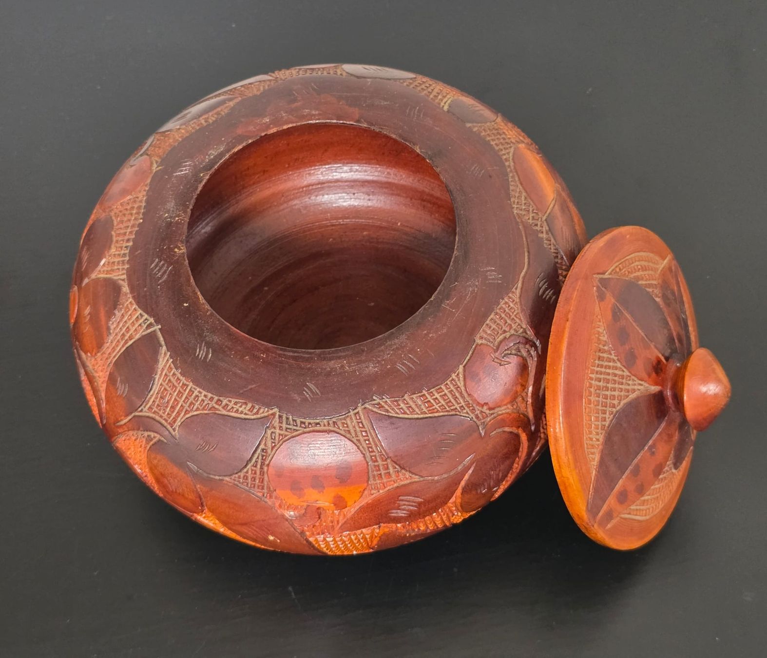 Schmuckkästen: Holzschatulle mit Deckel floral geschnitzt – Gebraucht aus Rheinsulz von Dred 3