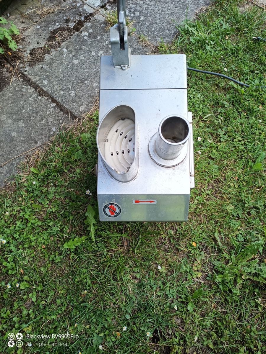 Tutte le macchine: Gemüseschneider Pro PSP-300  – Usato da Biel/Bienne venduto da Husseinsheikho 2