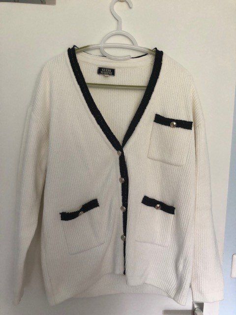Guess Giacche: Jacke von Guess, Gr. neu, weiss blau – Nuovo (secondo la descrizione) da Benglen venduto da Mohnblume66