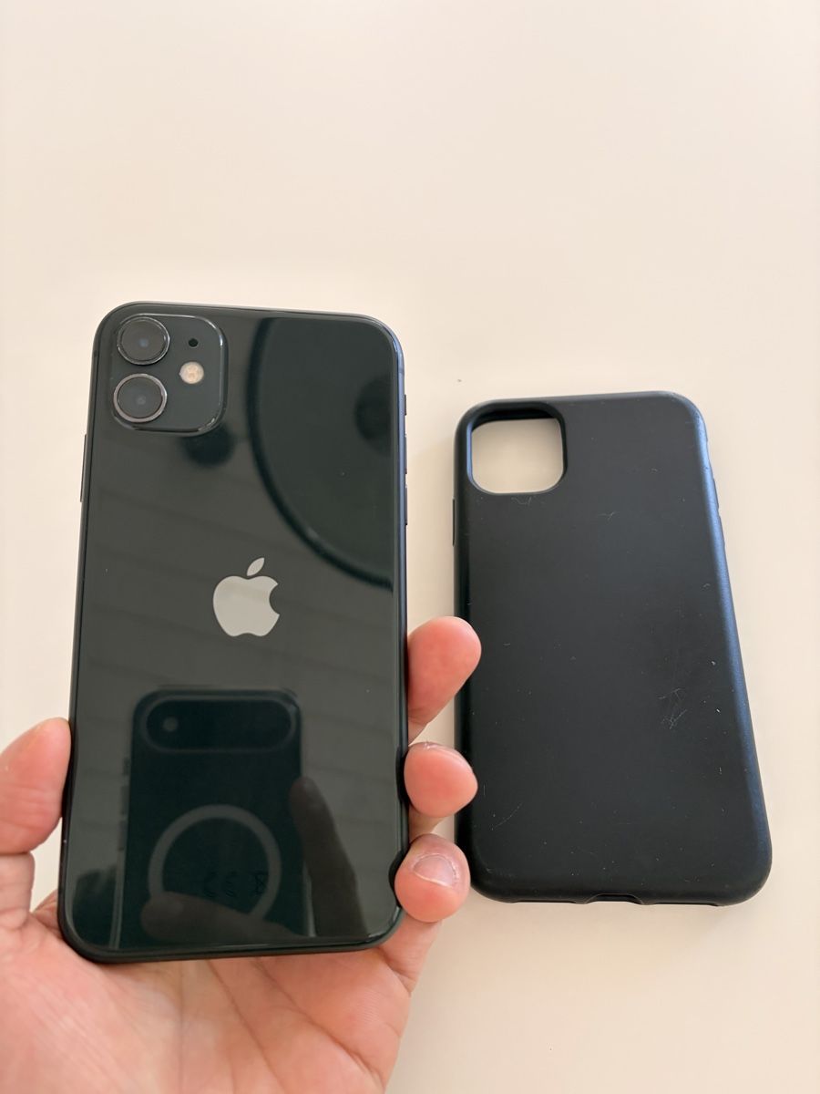 Apple Telefoni cellulari / Smartphones: iPhone 11 - 64GB schwarz – Usato da Altnau venduto da kurvenmuehle 3
