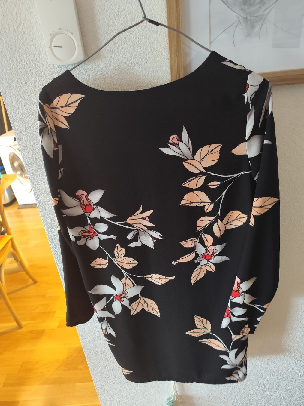 Vero Moda Vestiti: robe noire à fleurs, taille XS – Nuovo (secondo la descrizione) da Neuchâtel venduto da pie_8t6p 1