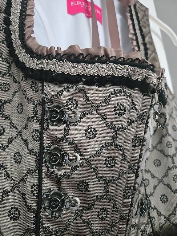 Vestiti: Krüger Dirndl Gr. 36 – Usato da Bergdietikon venduto da Phoenixxx1980 2