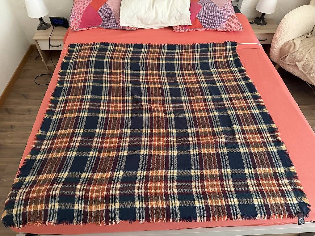 Foulard & Sciarpe: Grande écharpe  – Usato da Pully venduto da karinos1526 1