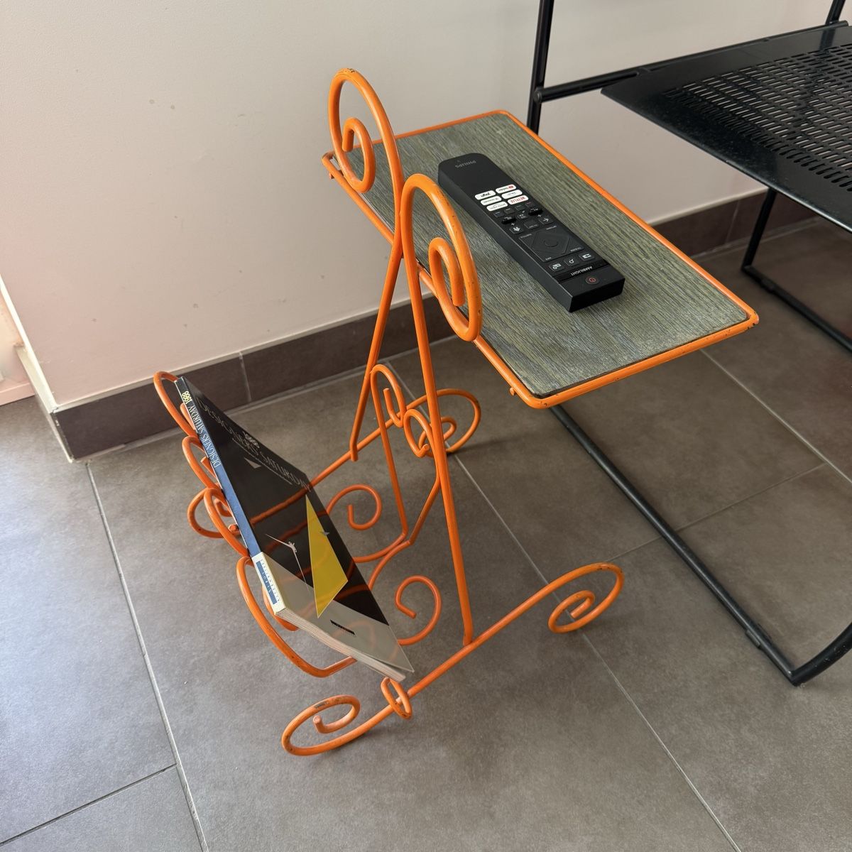 Altro per la casa: Porte revues orange  – Usato da Cormondrèche venduto da Mobilier.Design 1