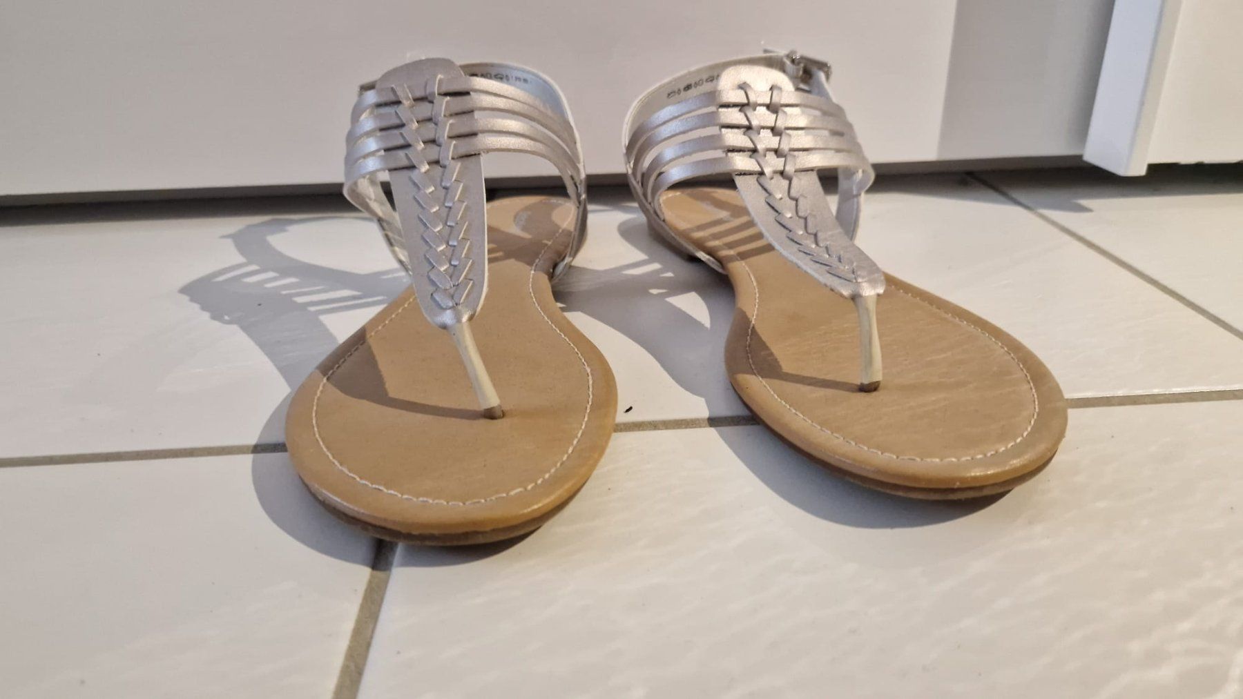 Scarpe da donna: Flip- Flops Gr. 43 silber – Usato da meisterschwanden venduto da ursm03