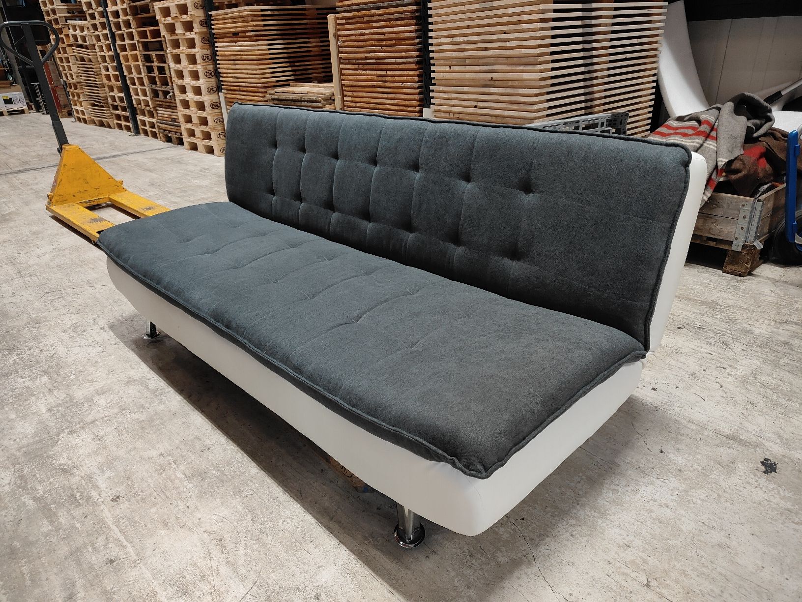 Sedie a sdraio: Bett Sofa Studioliege Couch 190x110cm – Usato da Brugg AG venduto da AudiibuA