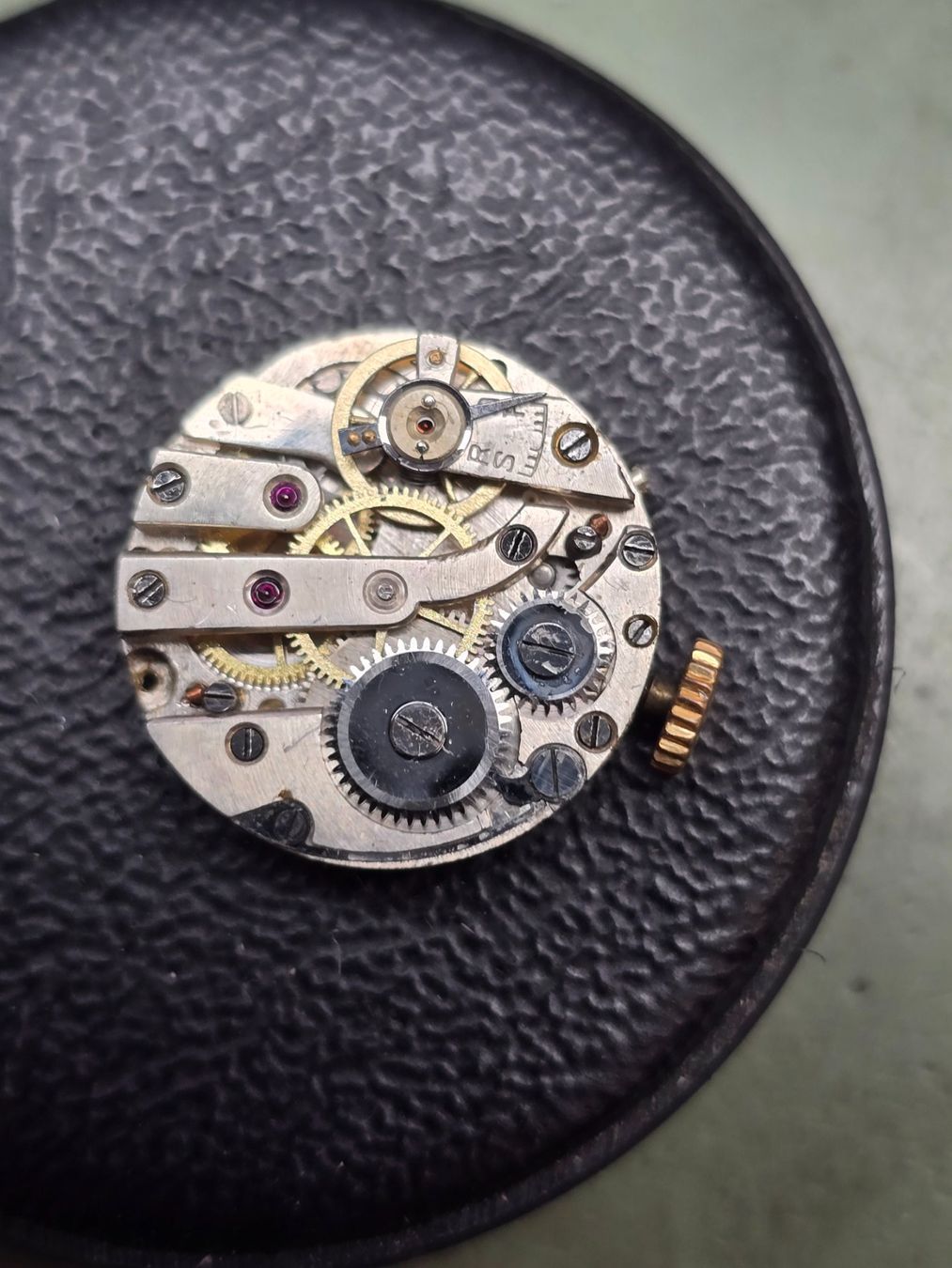 Montres: petit mouvement inconnu – Défectueux à Tramelan par Nirdan 1