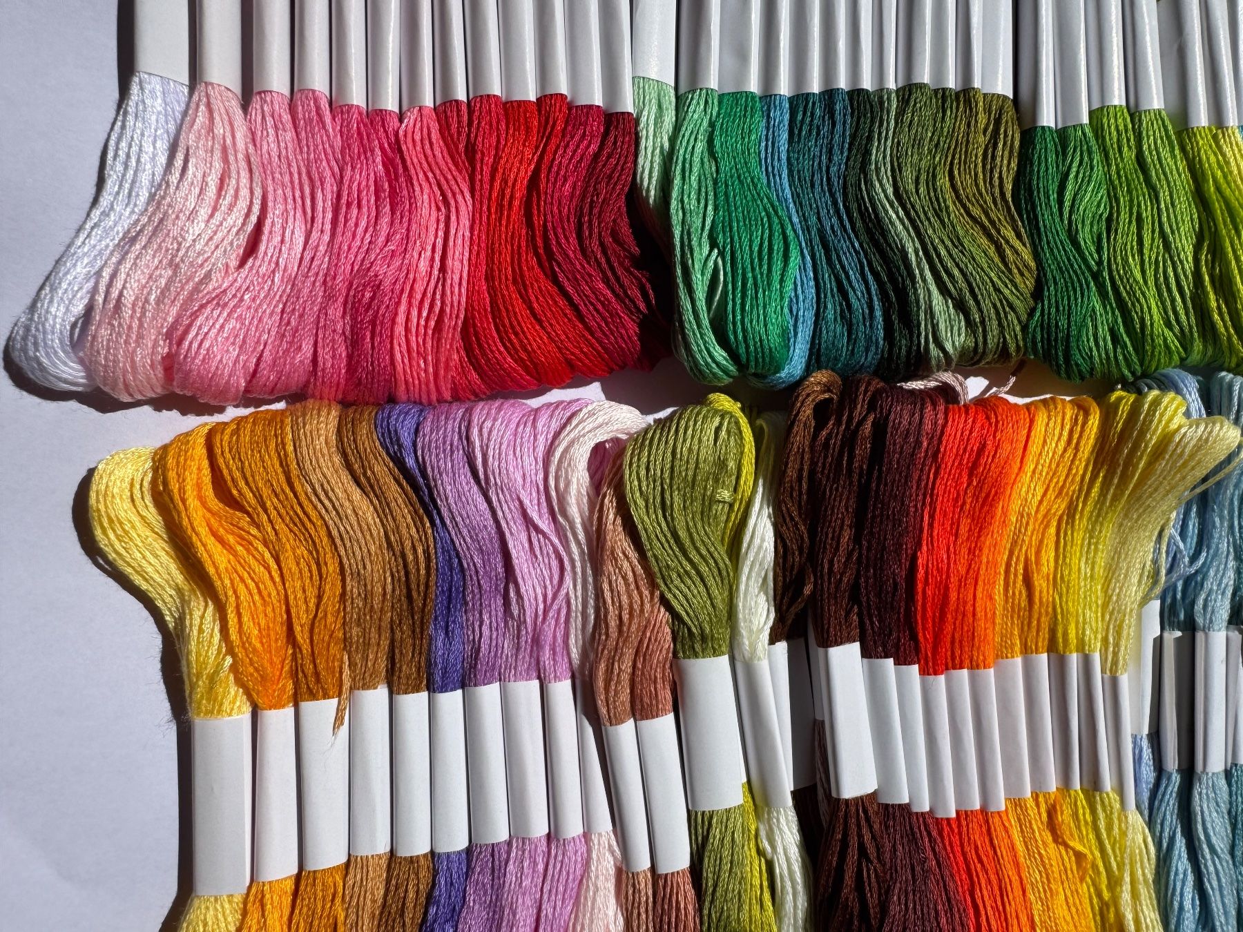 Kit bricolage: 100 x Garn Stickgarn Armbändeli Knüpfen – Nuovo e nell'imballaggio originale da Leuggern venduto da unico10 6