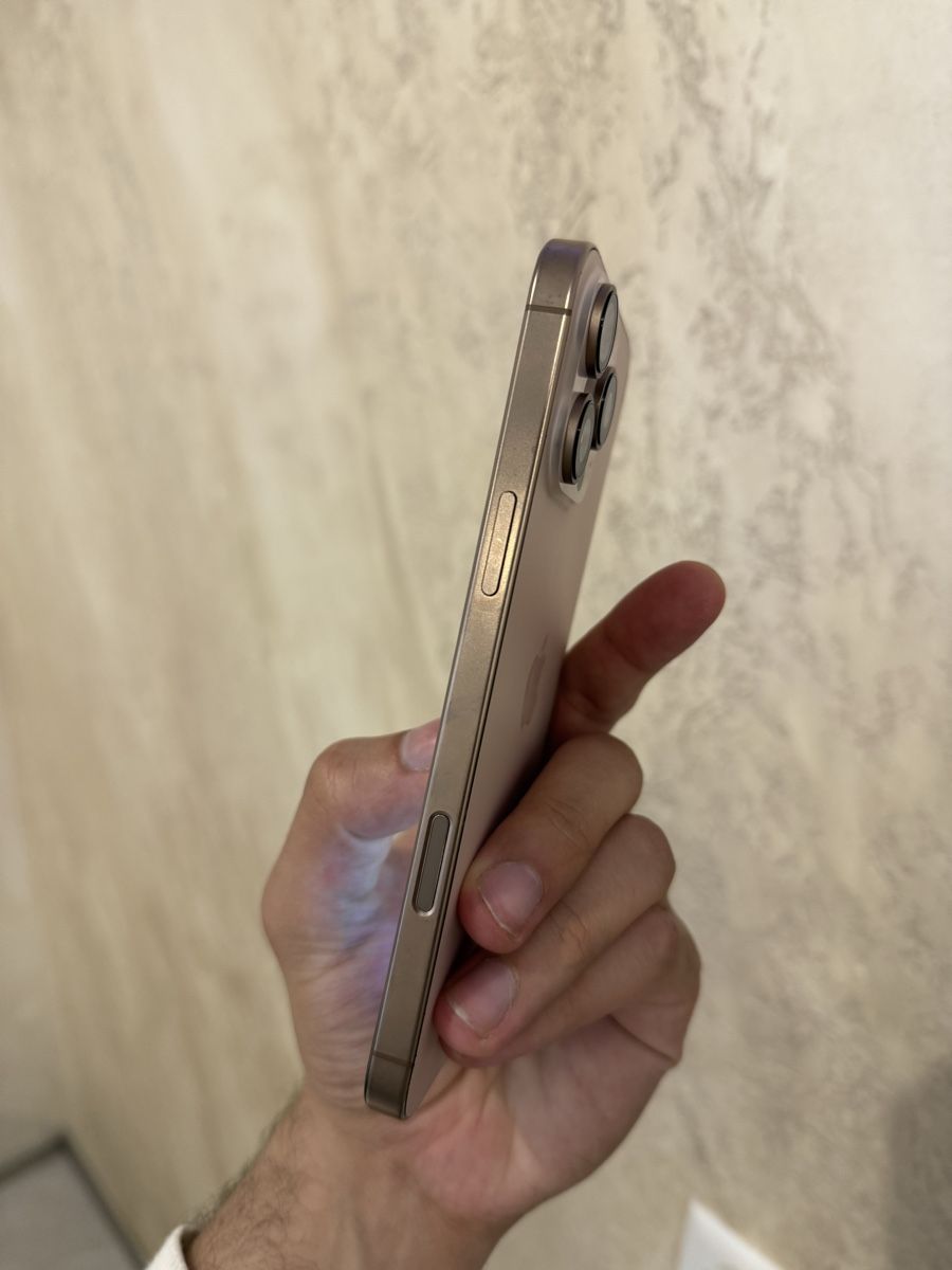 Apple Telefoni cellulari / Smartphones: Iphone 16 pro max 256 gb battery 93% – Nuovo (secondo la descrizione) da Chippis venduto da mig_8ns6 6