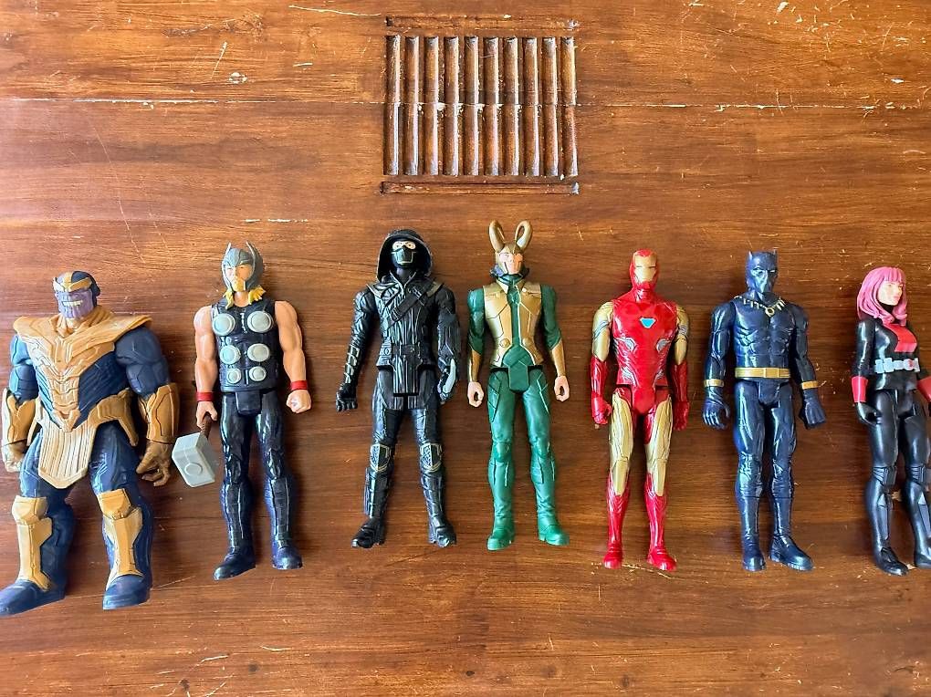 Figuren: Figurines Marvel Avengers Hasbro – Gebraucht aus Versoix von Van75