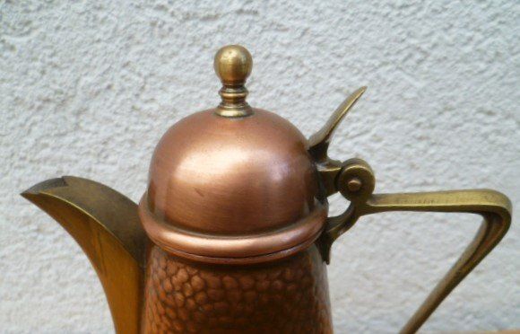 Teekannen: Antike Kaffeekanne Kupfer Messing mit Deckel – Gebraucht aus Effretikon von Heimstudio 5