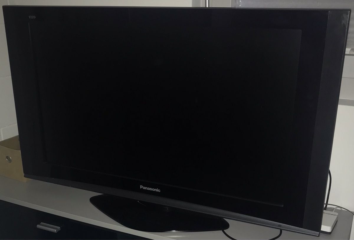 Panasonic Televisori: TV Panasonic LCD TX-37 LZD70F – Usato da Sirnach venduto da Famisa