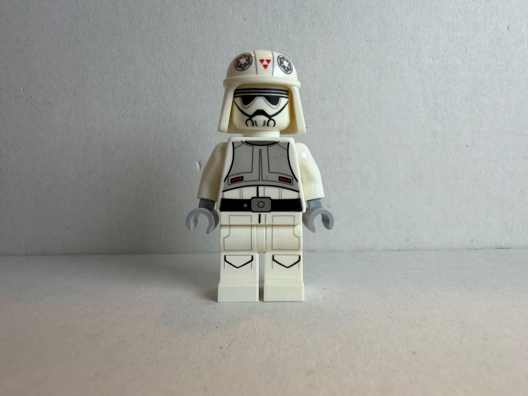 Lego Figuren: AT-DP Pilot – Gebraucht aus Neftenbach von Elitebricks