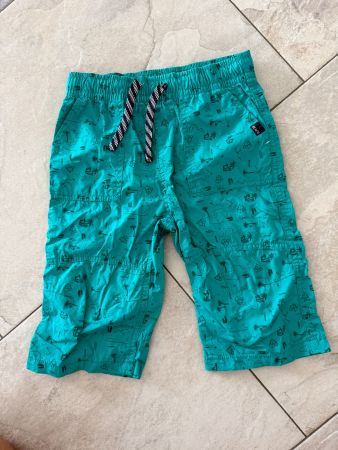 Coole, grüne Badehose für Jungs, Grösse 128, neuwertig