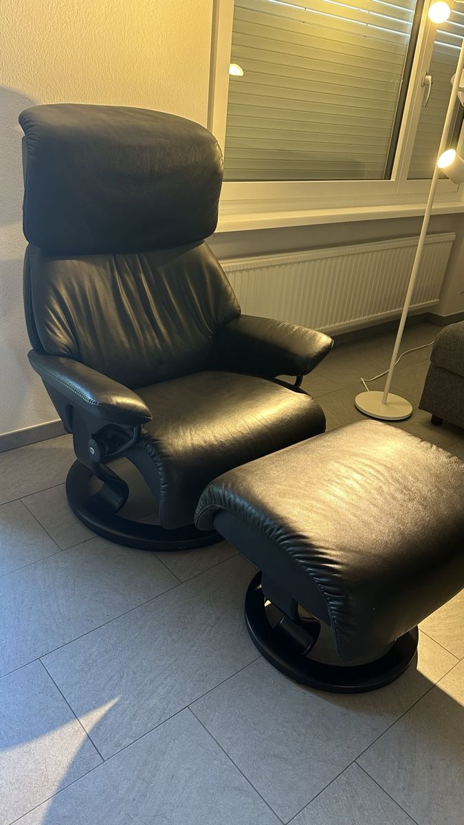 Stressless Poltrone: Stressless Sessel mit Hocker aus Leder – Usato da Ettingen venduto da slg_4107 1