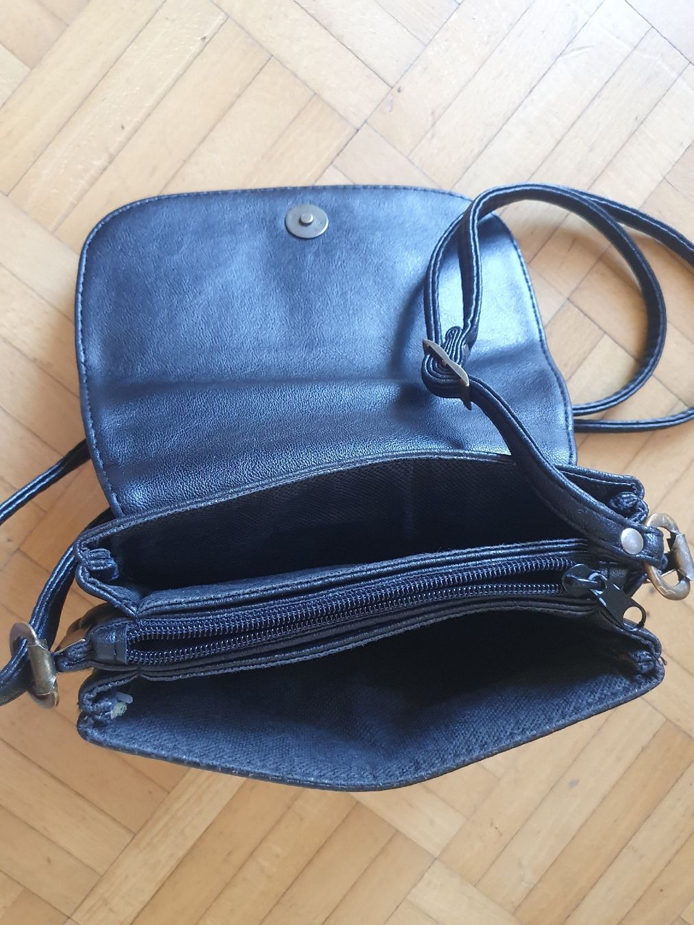 Borse: Kleine Umhänge-/Handtasche – Usato da Bern venduto da carmona. 2