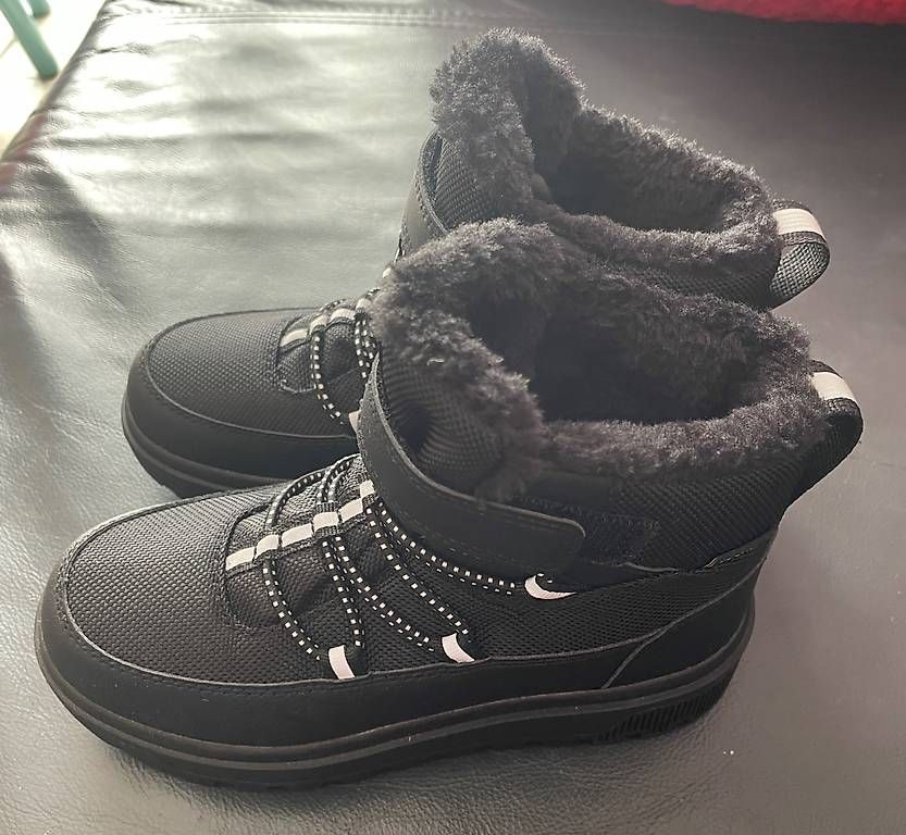 Scarpe per ragazze: Neue Mädchen WASSERDICHTE HIGH TOP SNEAKER – Usato da Wenslingen venduto da fraenzi.kulli 2
