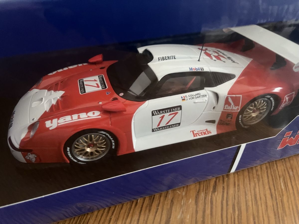 Porsche Modellini d'auto: Porsche 911 GT1.     1:18 – Nuovo e nell'imballaggio originale da Rümlang venduto da Papamoll4 3