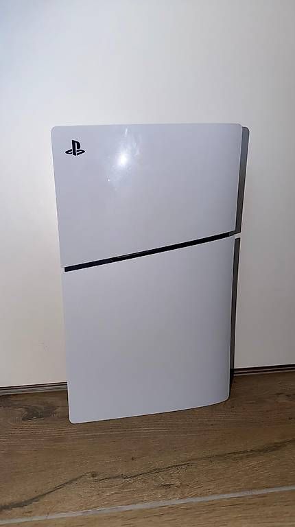 Sony Console: PS5 Slim Digital Edition 1TB + DualSense Controller – Usato da Luzern venduto da Family_Vogel 1