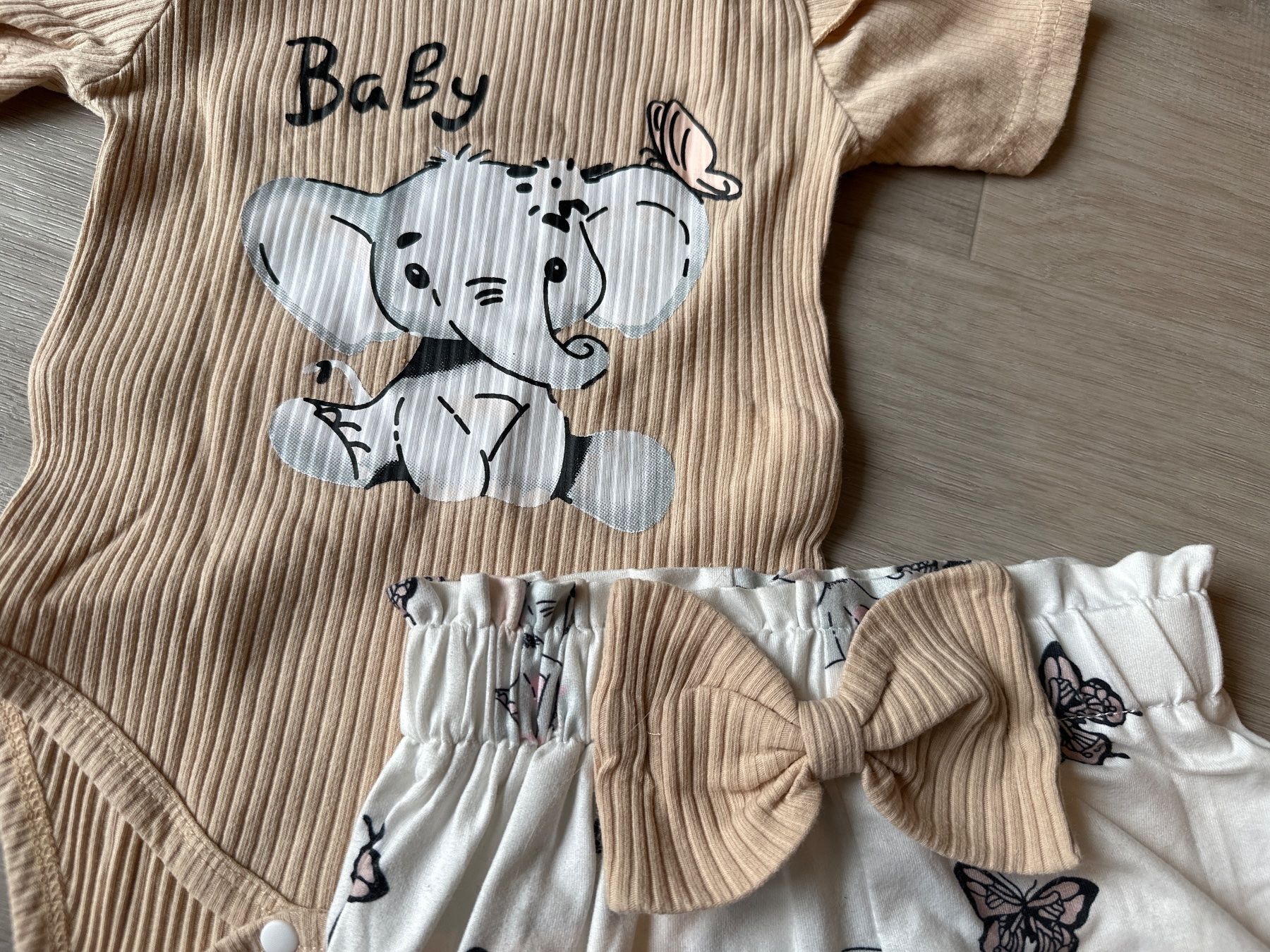 Lotti & Set di vestiti: Süsses Mädchen Zwillinge Set, 9-12M – Usato da Seuzach venduto da Leli.91 2