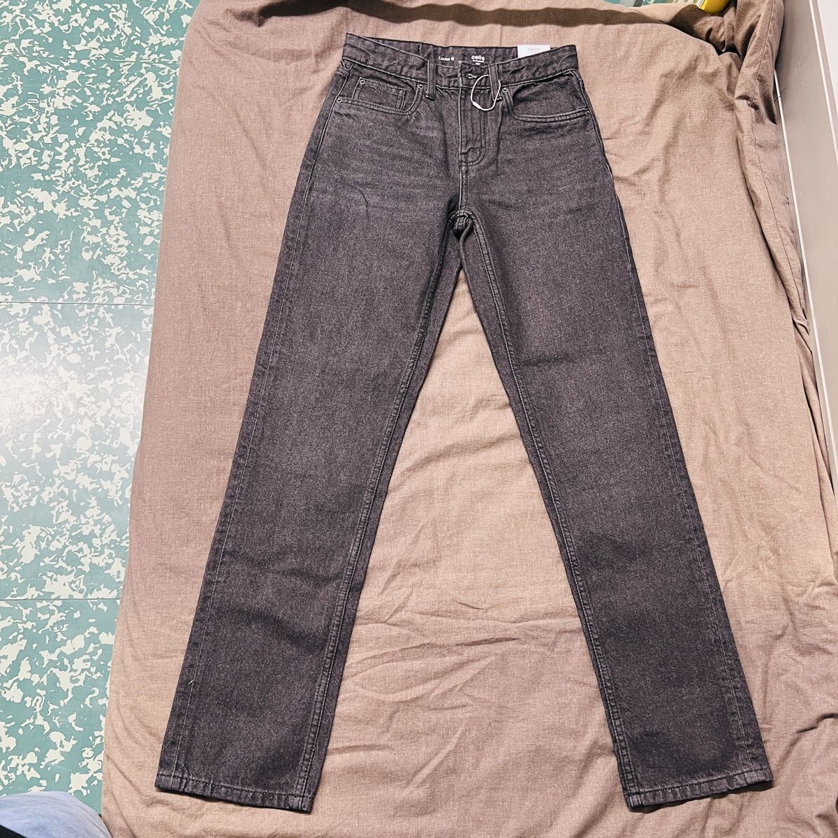 Jeans: Celio Jeans Loose Fit Grey W27 M – Neuf avec emballage d'origine à Fribourg par saw_hyb8