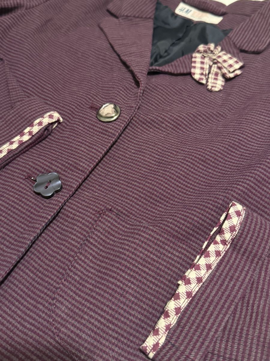 H&M Giacche & Cappotti: Blazer H&M violette à rayures taille 128 – Usato da La Chaux-de-Fonds venduto da Sabinchenn 2