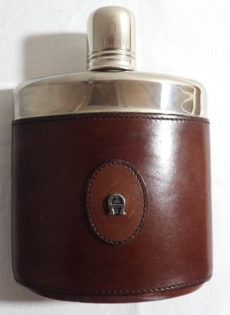 Aigner Flachmann